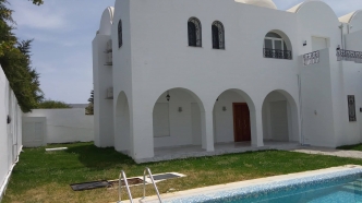 Villa s+4 avec jardin et piscine à Hammamet